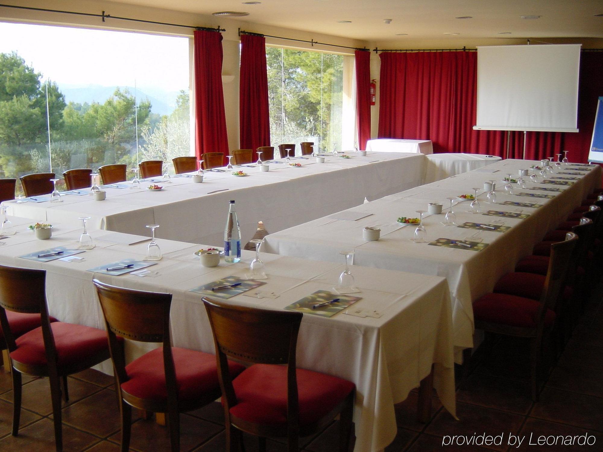 Hotel Golf Can Rafel Corbera de Llobregat Facilidades foto